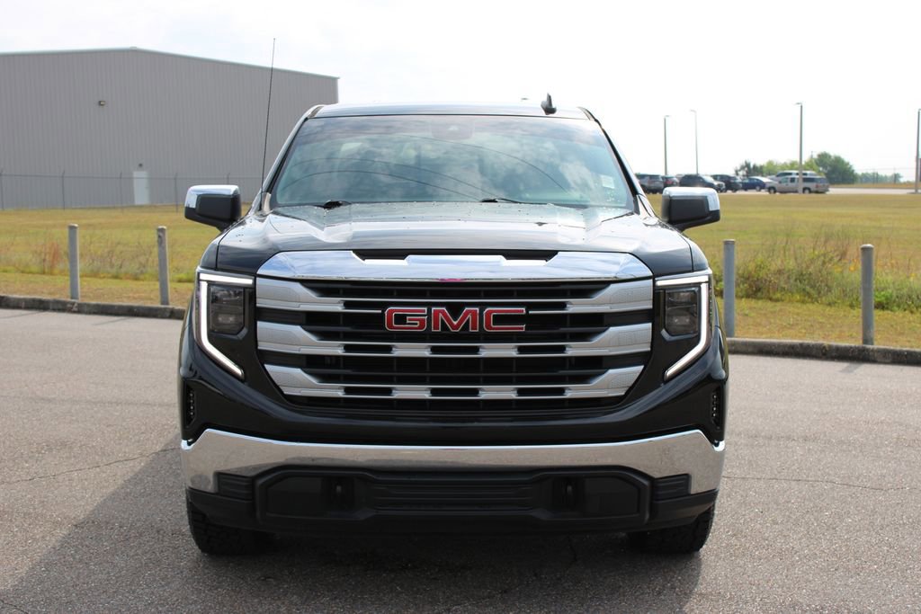 Used 2024 GMC Sierra 1500 SLE AWD/4WD image 4