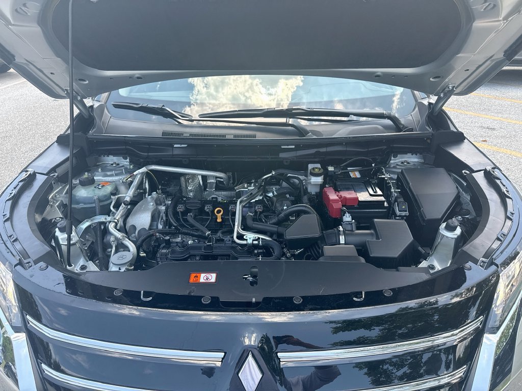 Used 2025 Mitsubishi Outlander ES FWD image 32