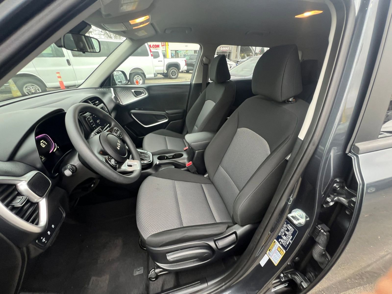 Used 2025 Kia Soul LX w/ LX Technology Package image 23