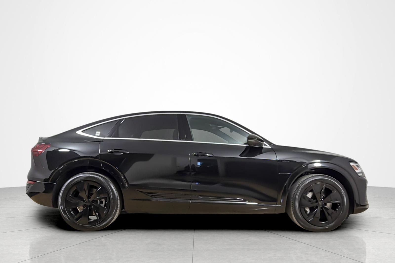 Used 2024 Audi Q8 e-tron Premium Plus w/ Premium Plus Package AWD/4WD image 6