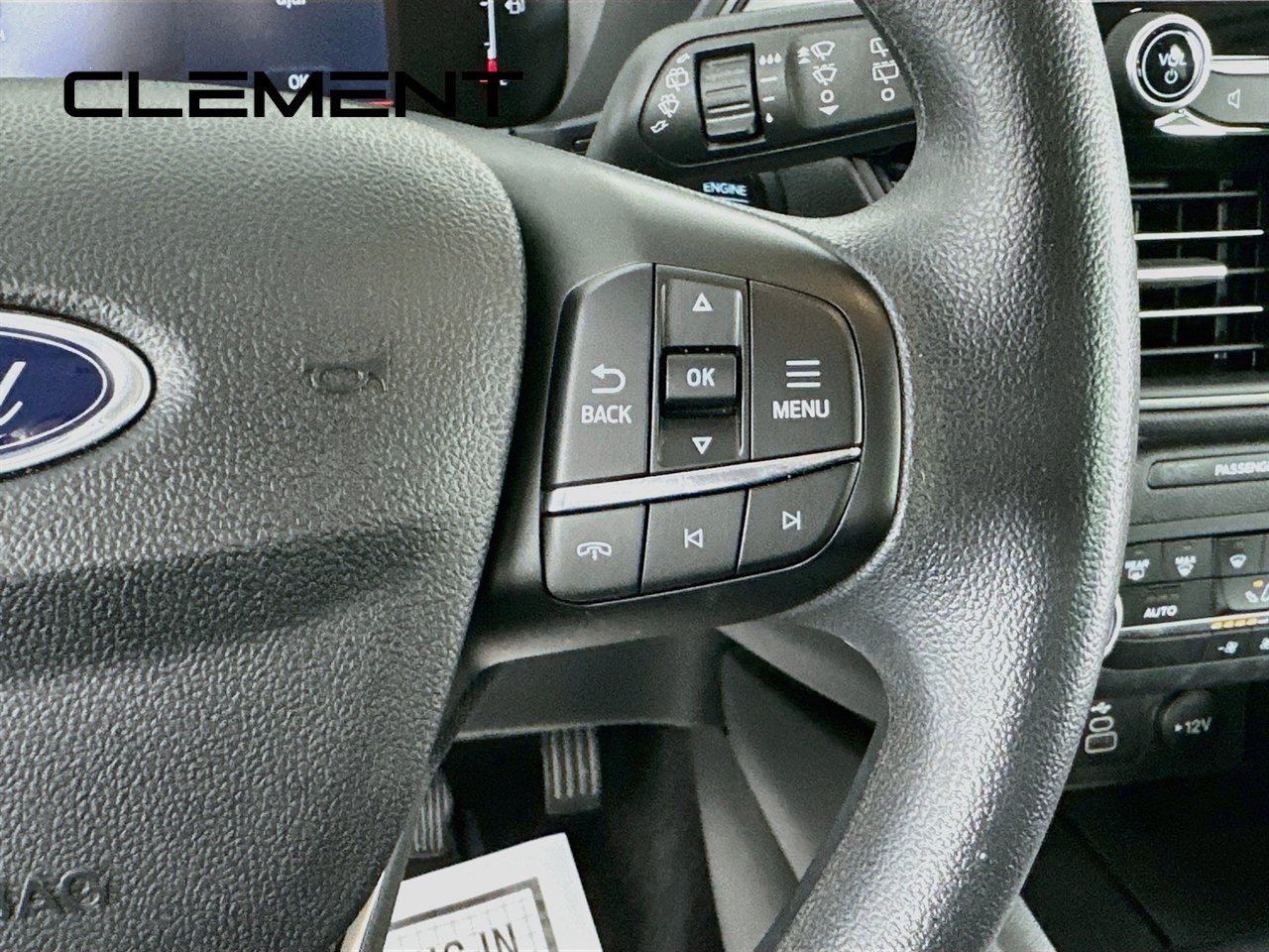 Used 2025 Ford Escape Active AWD/4WD image 17