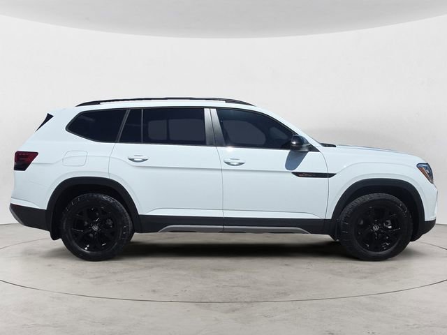 Used 2024 Volkswagen Atlas Peak Edition SE AWD/4WD image 6