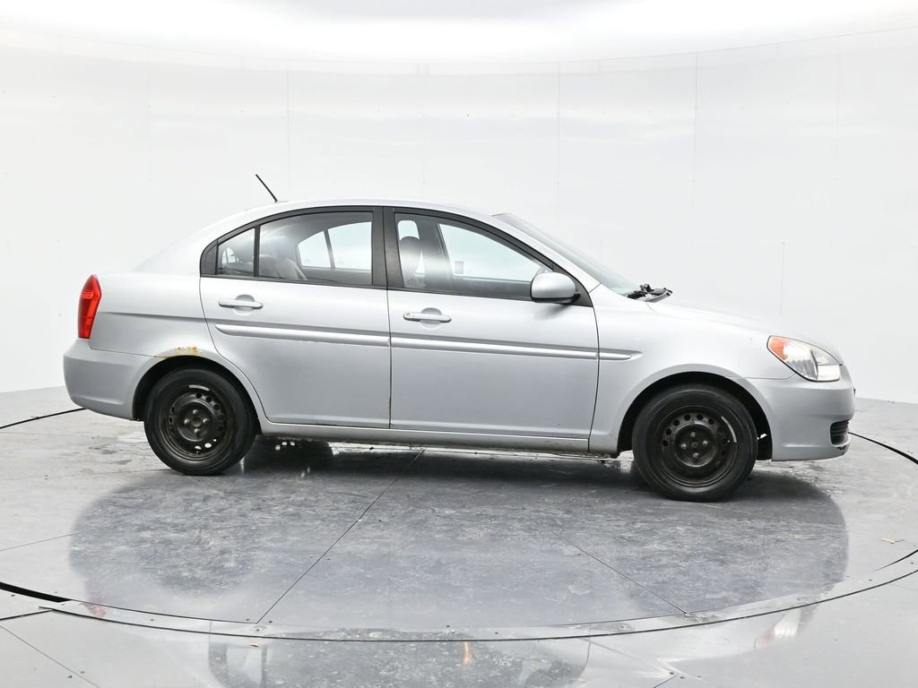 Used 2010 Hyundai Accent GLS w/ Premium Pkg 4 image 4