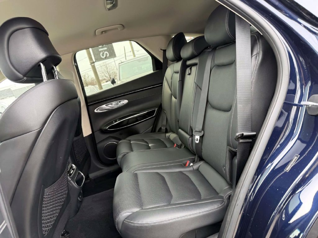 Certified 2025 Genesis GV70 2.5T AWD/4WD image 9