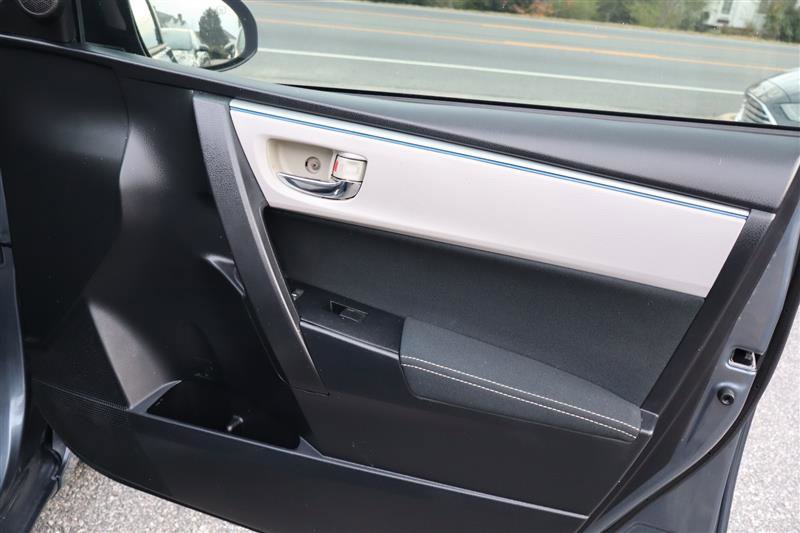 Used 2014 Toyota Corolla LE image 10