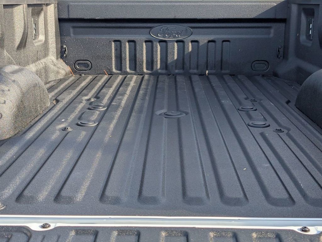 Used 2025 Ford F450 XLT w/ FX4 Off-Road Package image 17