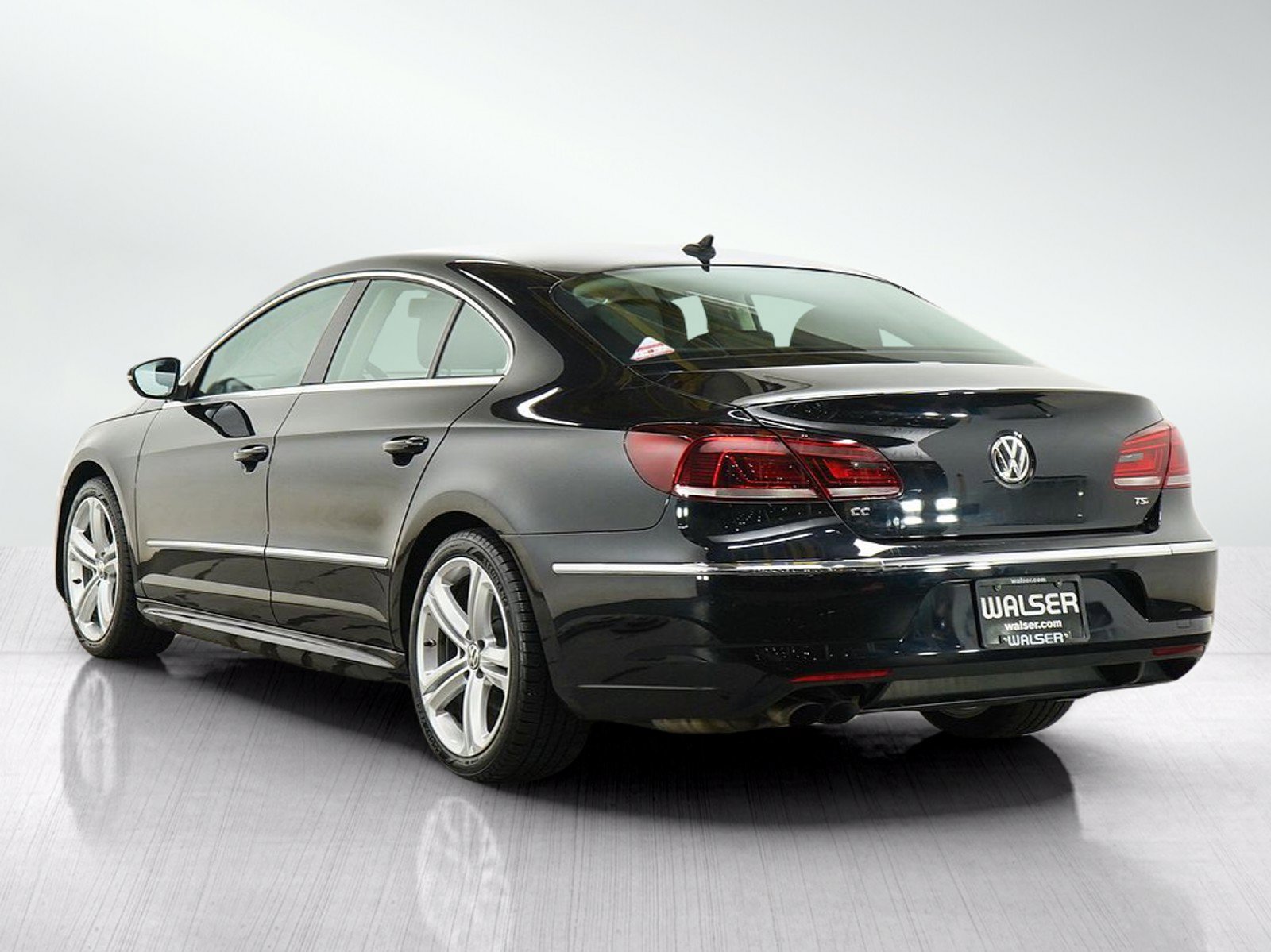 Used 2016 Volkswagen CC R-Line FWD image 3