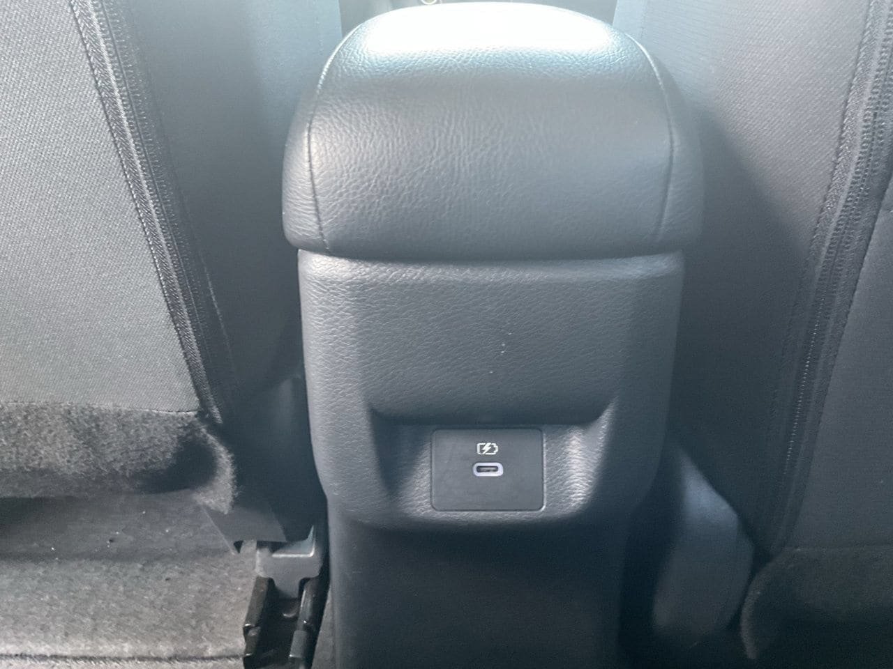 Used 2025 Nissan Versa SV w/ Trunk Package FWD image 10