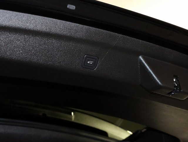 Used 2023 Chevrolet Tahoe High Country w/ Premium Package 2 image 33