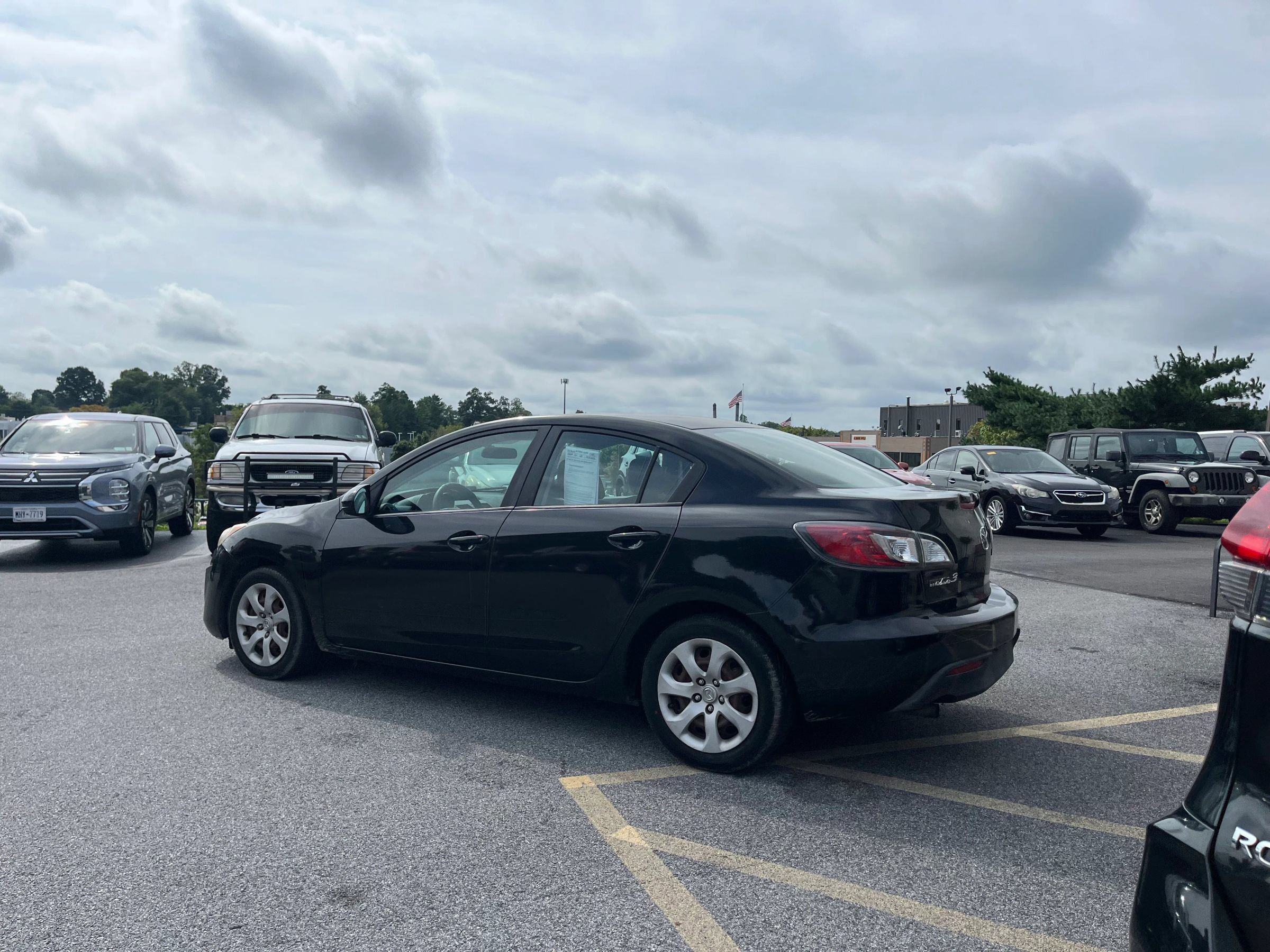 Used 2011 MAZDA MAZDA3 i Sport FWD image 23