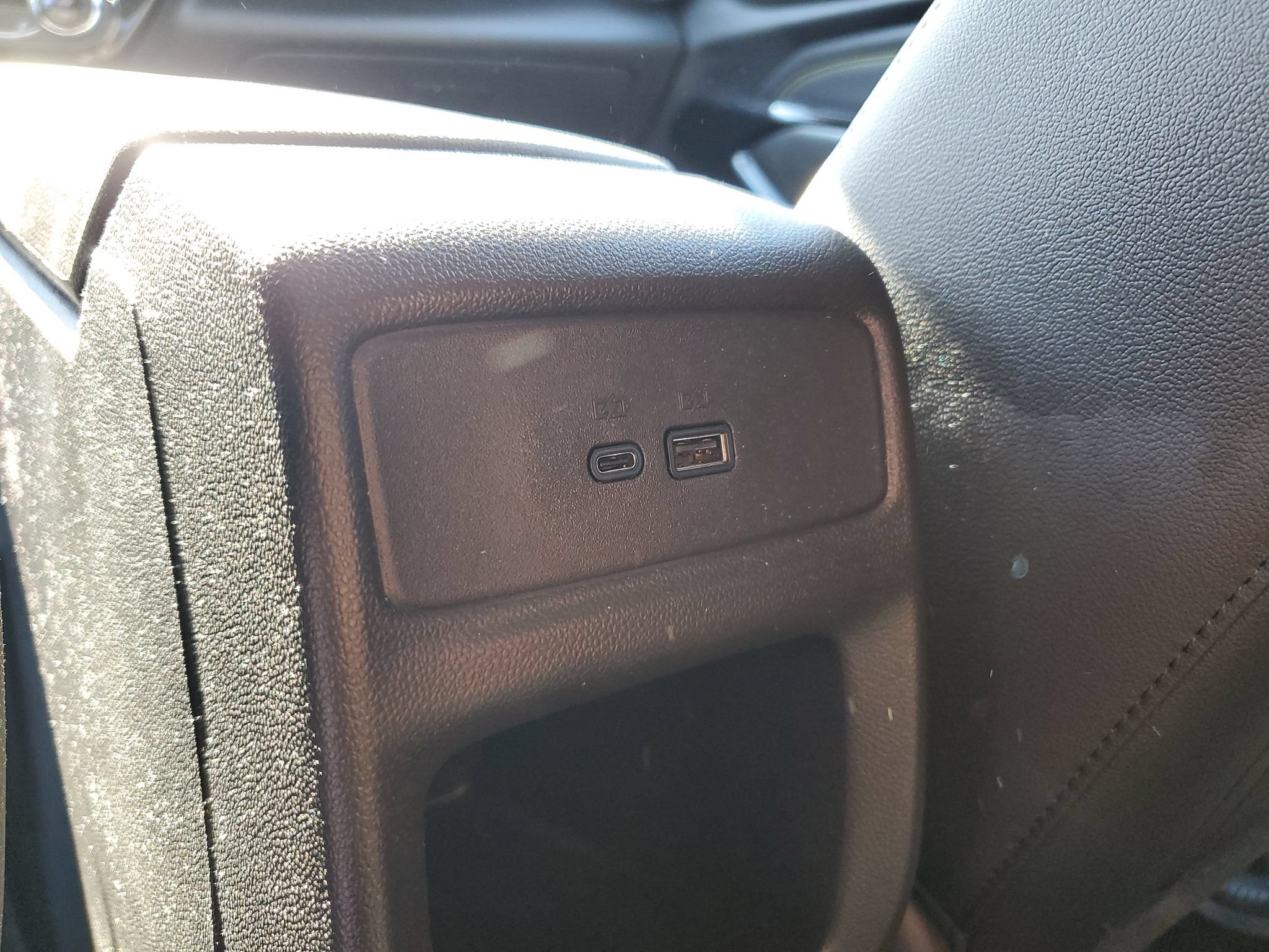Used 2025 Chevrolet Trax LT FWD image 11