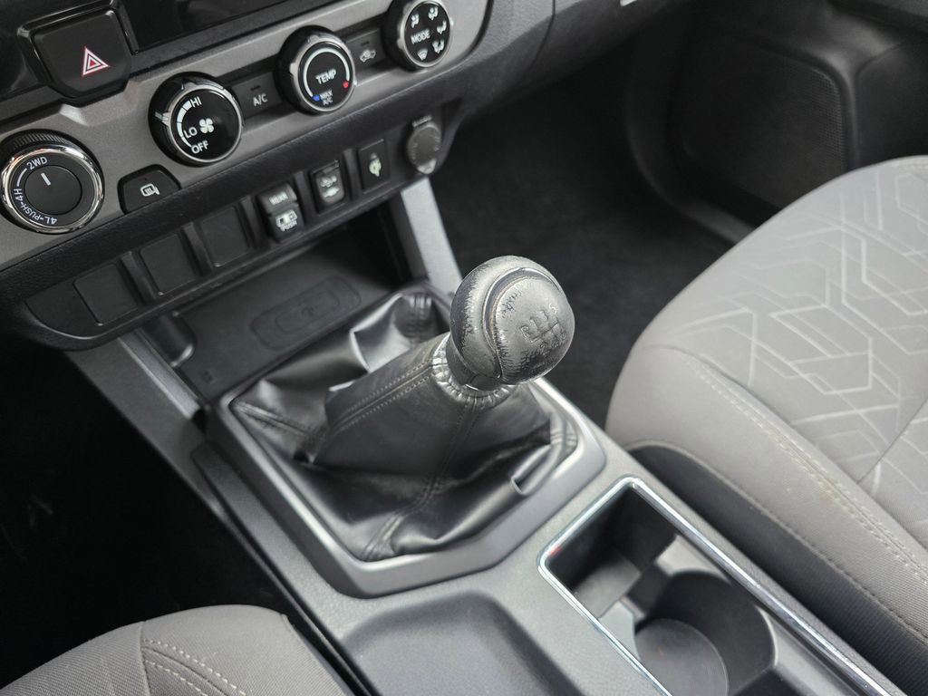 Used 2018 Toyota Tacoma TRD Off-Road image 37