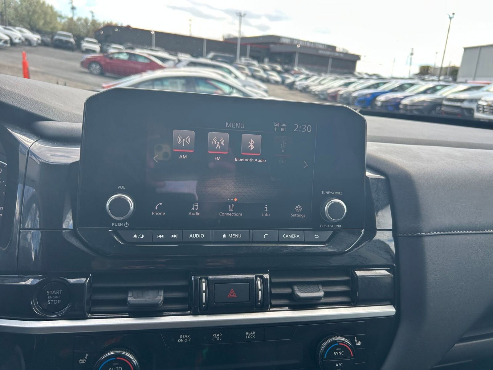 Used 2025 Nissan Pathfinder SV image 17