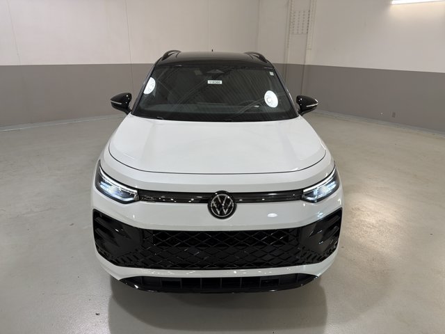 New 2026 Volkswagen Tiguan SE R-Line AWD/4WD image 3