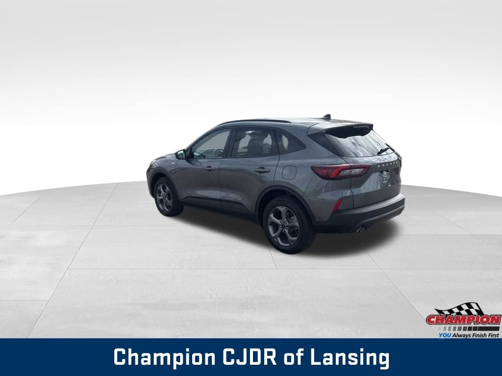 Used 2025 Ford Escape ST-Line Select AWD/4WD image 3