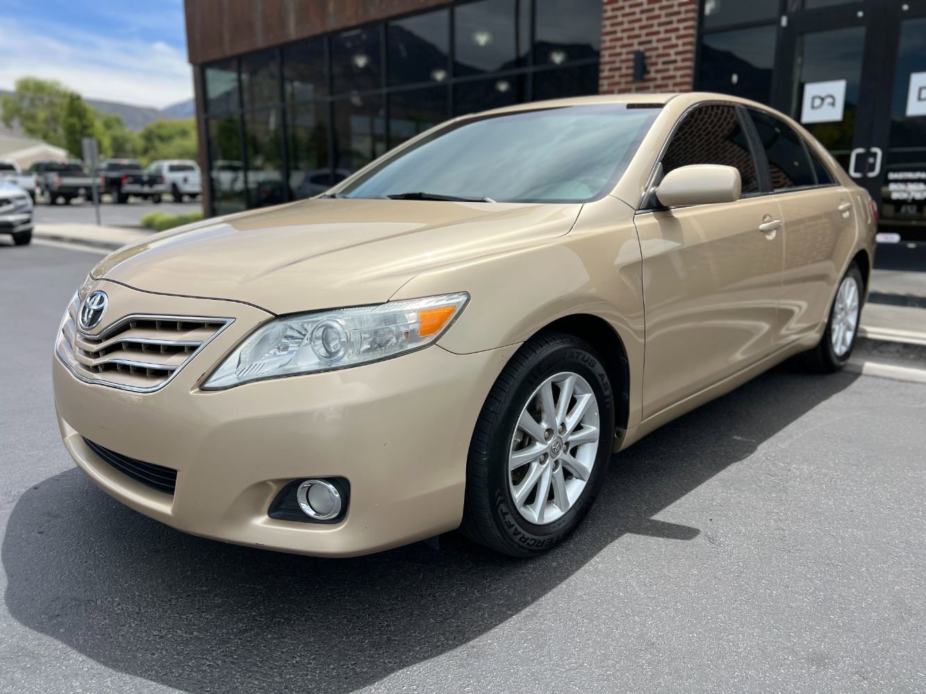Used 2011 Toyota Camry XLE FWD image 8