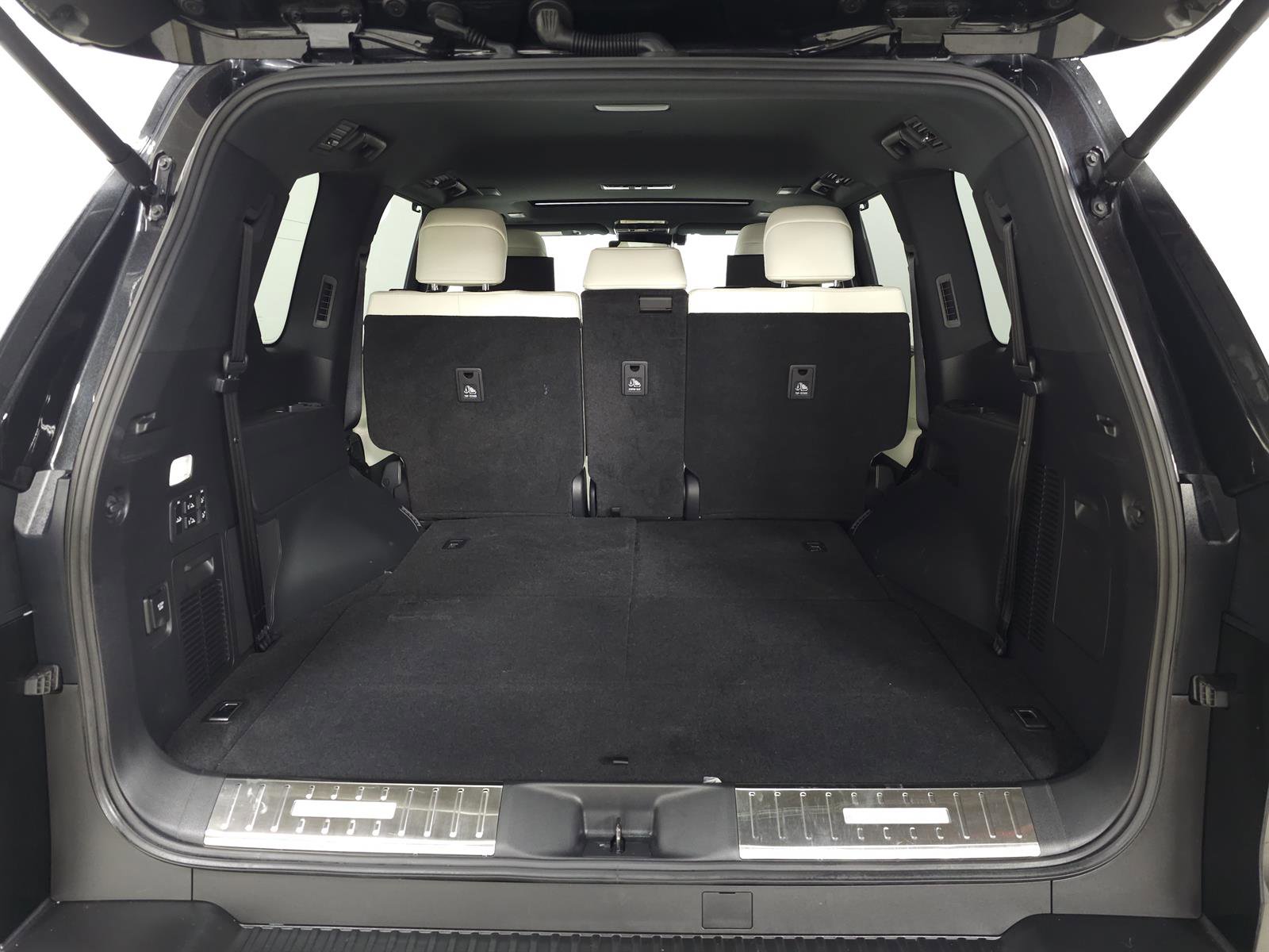 Certified 2024 Lexus LX 600 4WD w/ Appearance Package image 8