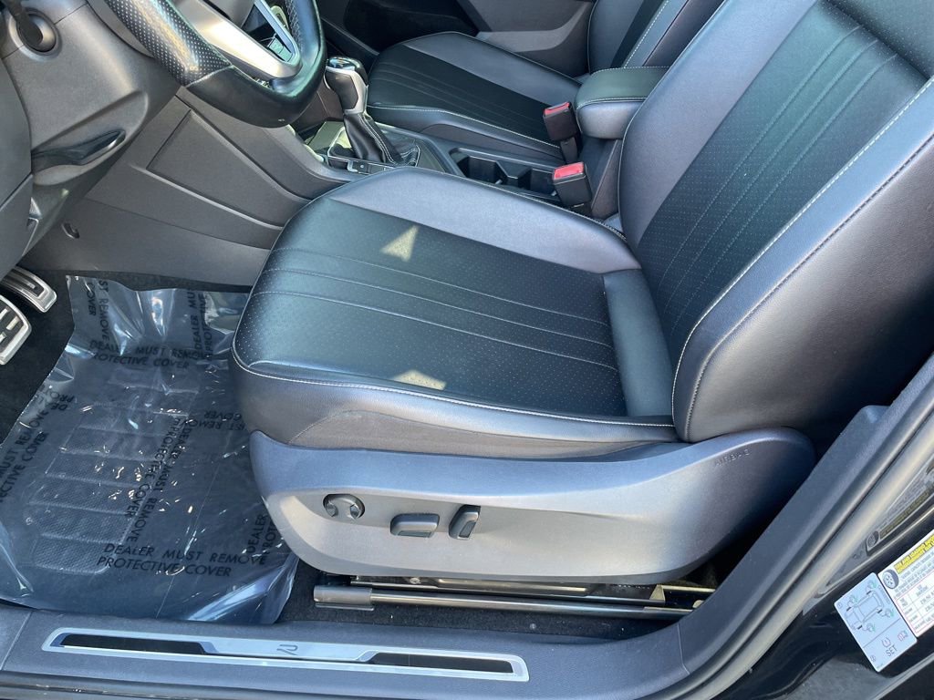 Used 2022 Volkswagen Tiguan SE R-Line image 8