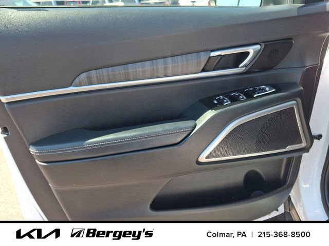 Certified 2024 Kia Telluride EX w/ EX Captain's Chair Package AWD/4WD image 17