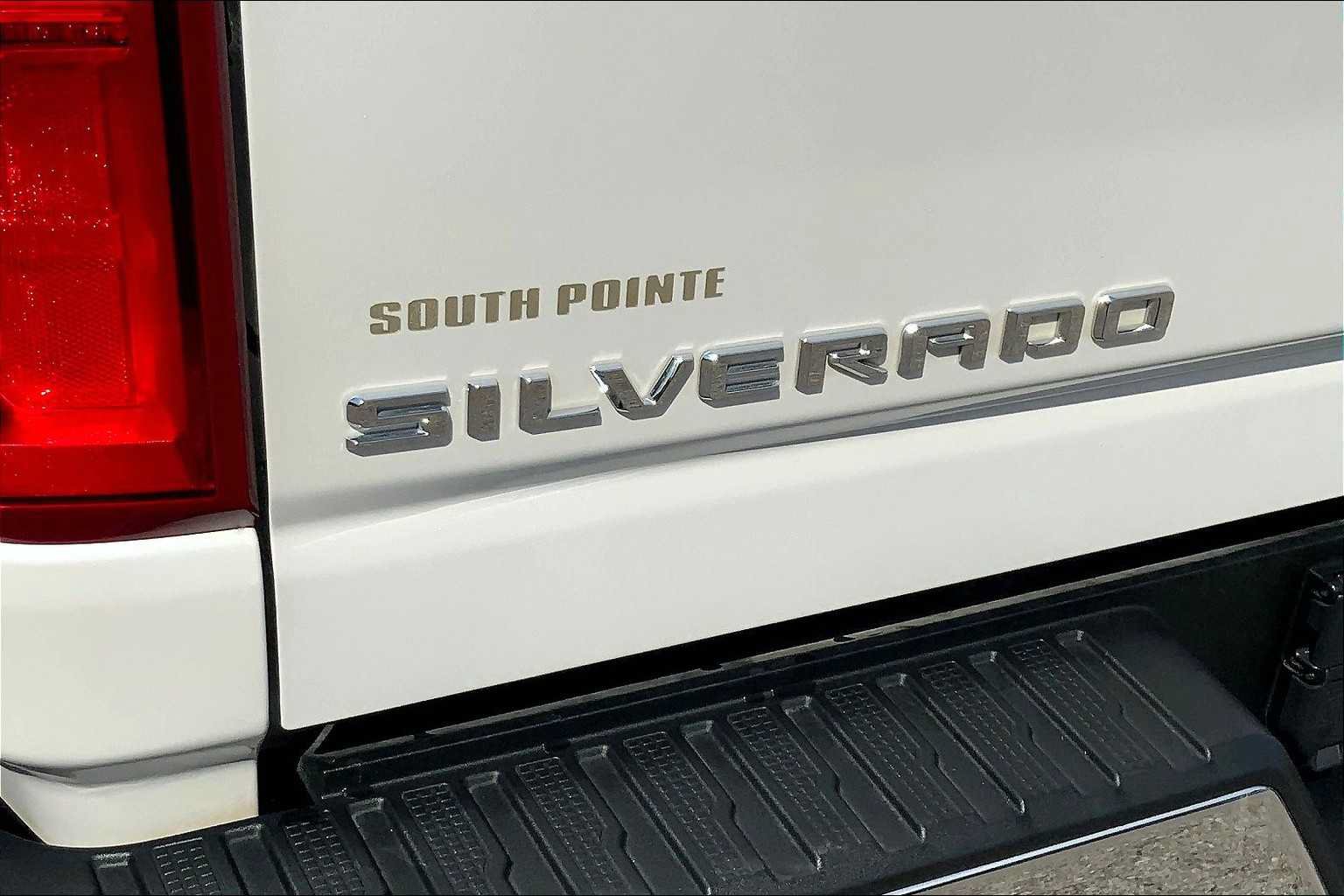 Used 2022 Chevrolet Silverado 2500 LTZ w/ LTZ Plus Package AWD/4WD image 29