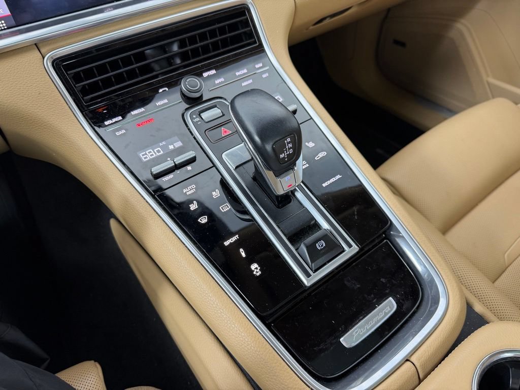 Used 2018 Porsche Panamera 4 AWD/4WD image 17