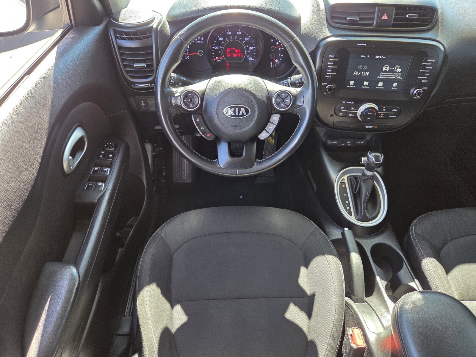 Used 2018 Kia Soul + image 12