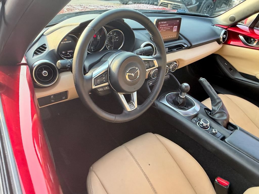 Used 2018 MAZDA MX-5 Miata RF Grand Touring RWD image 10