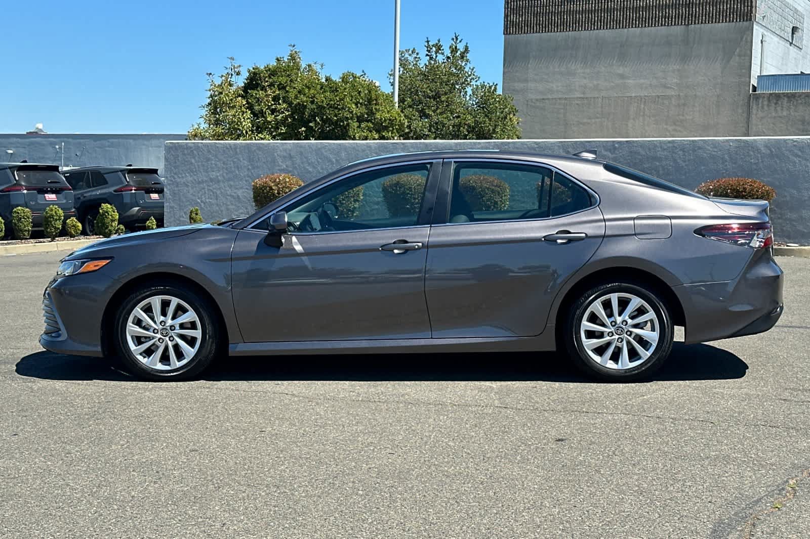 Used 2023 Toyota Camry LE FWD image 9
