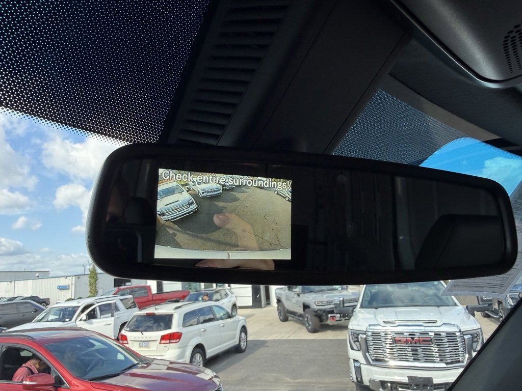Used 2025 Mercedes-Benz Sprinter 2500 image 17