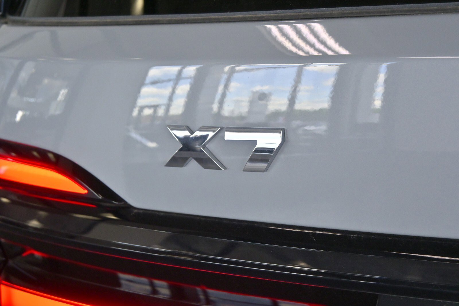 New 2025 BMW X7 M60i w/ Executive Package image 4