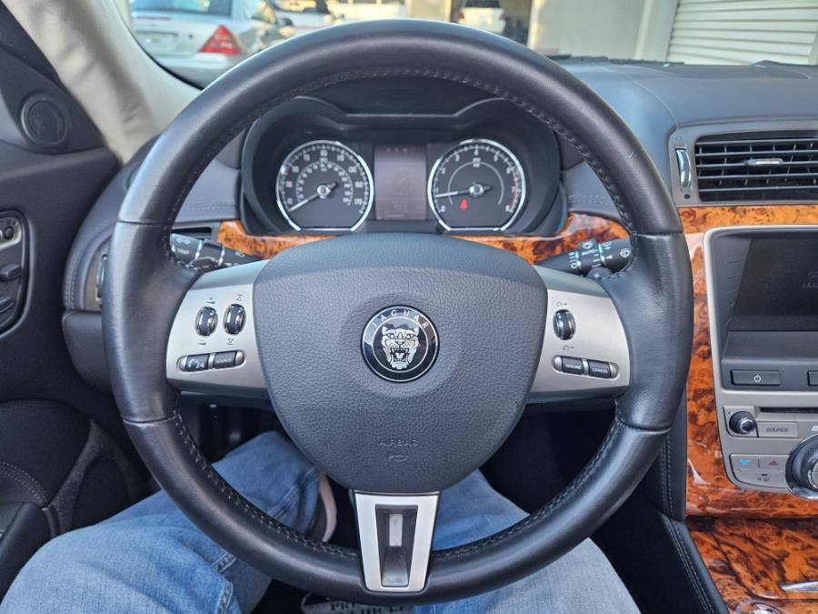 Used 2009 Jaguar XK Convertible image 14