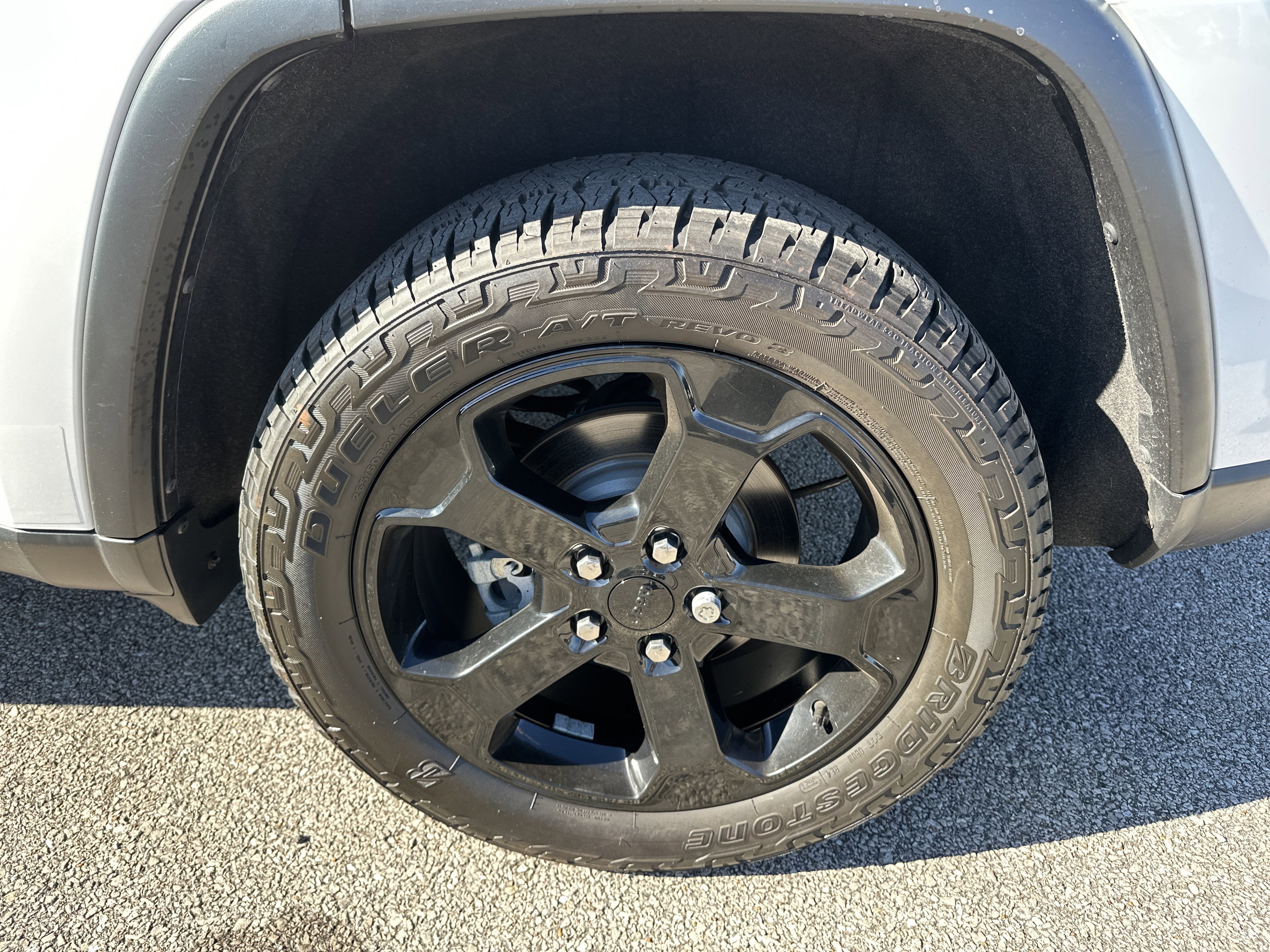 Used 2019 Jeep Grand Cherokee Laredo image 21