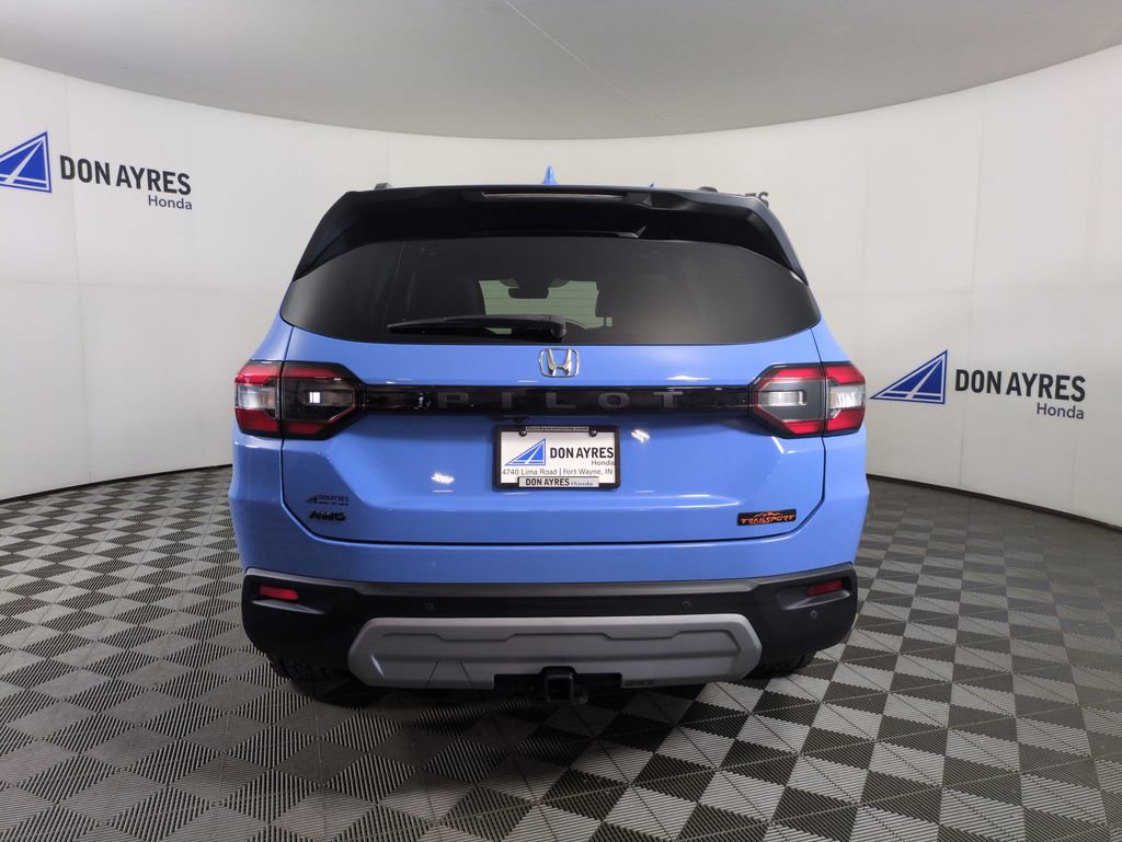 Certified 2024 Honda Pilot TrailSport image 5