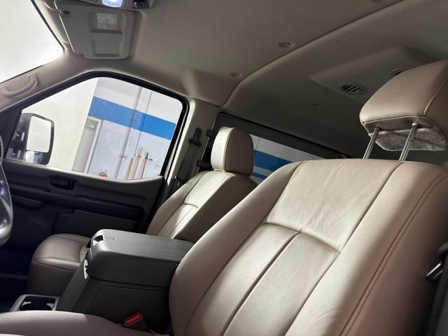 Used 2017 Nissan NV 3500 SL RWD image 18
