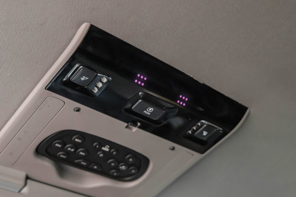 Used 2020 Cadillac Escalade ESV Luxury w/ Escalade Sport Edition image 34