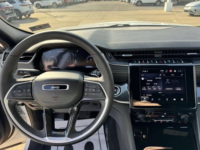 Used 2023 Jeep Grand Cherokee L Altitude image 14