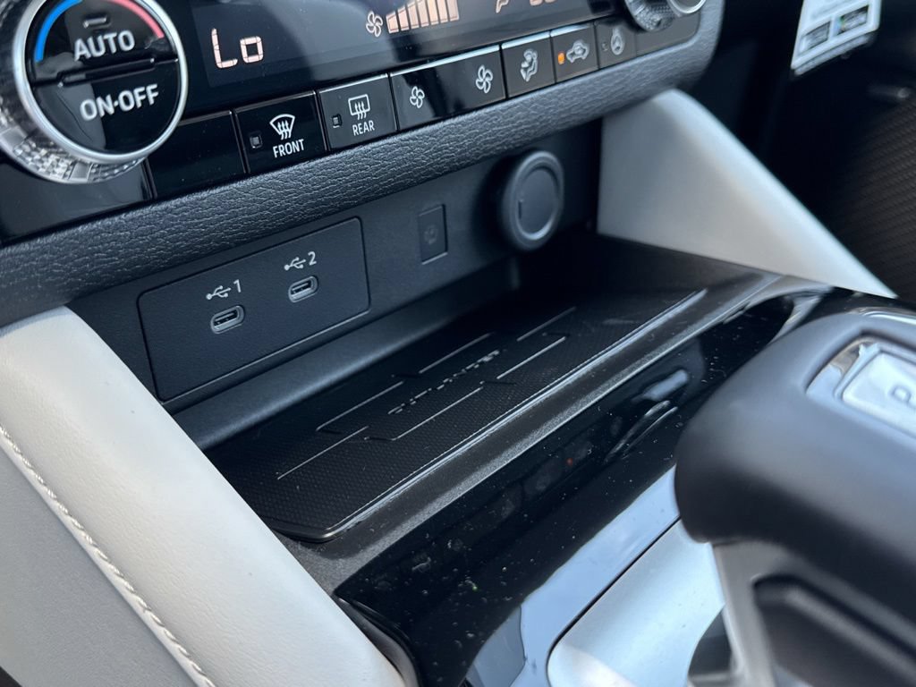 New 2026 Mitsubishi Outlander SE FWD image 12
