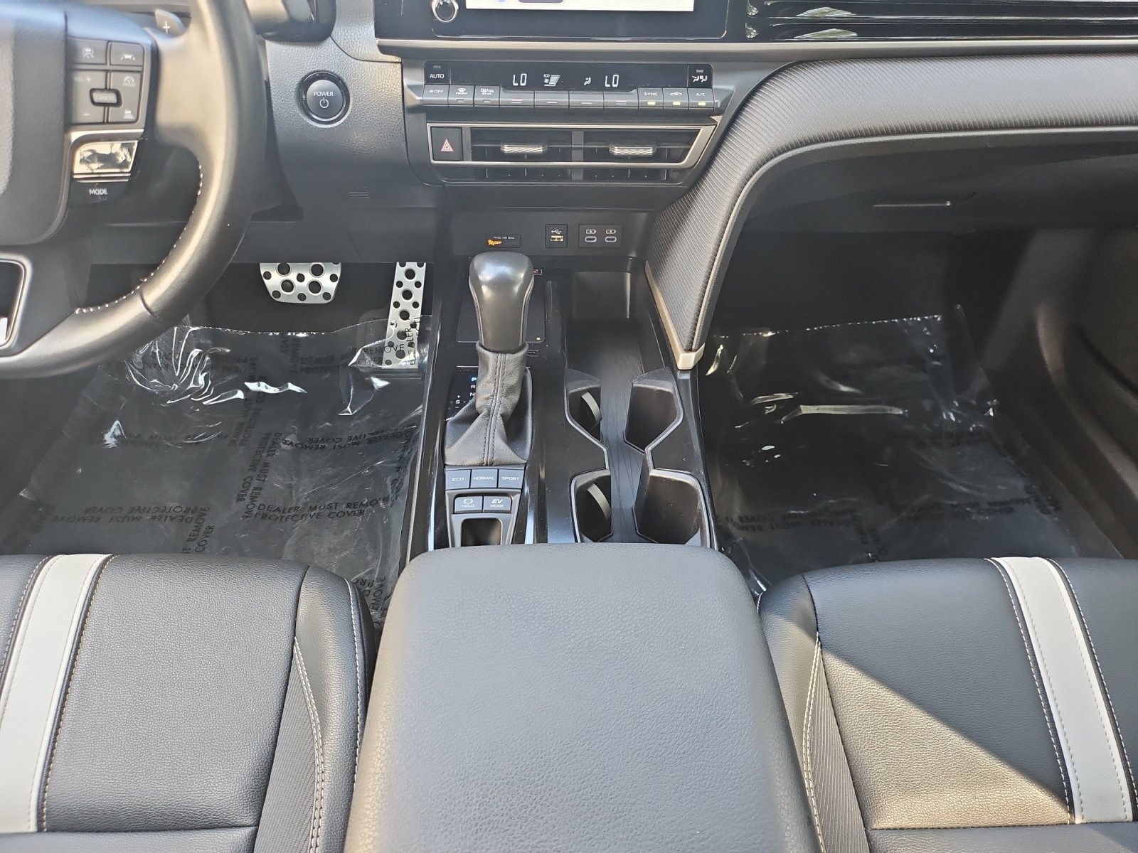 Used 2025 Toyota Camry SE FWD image 31