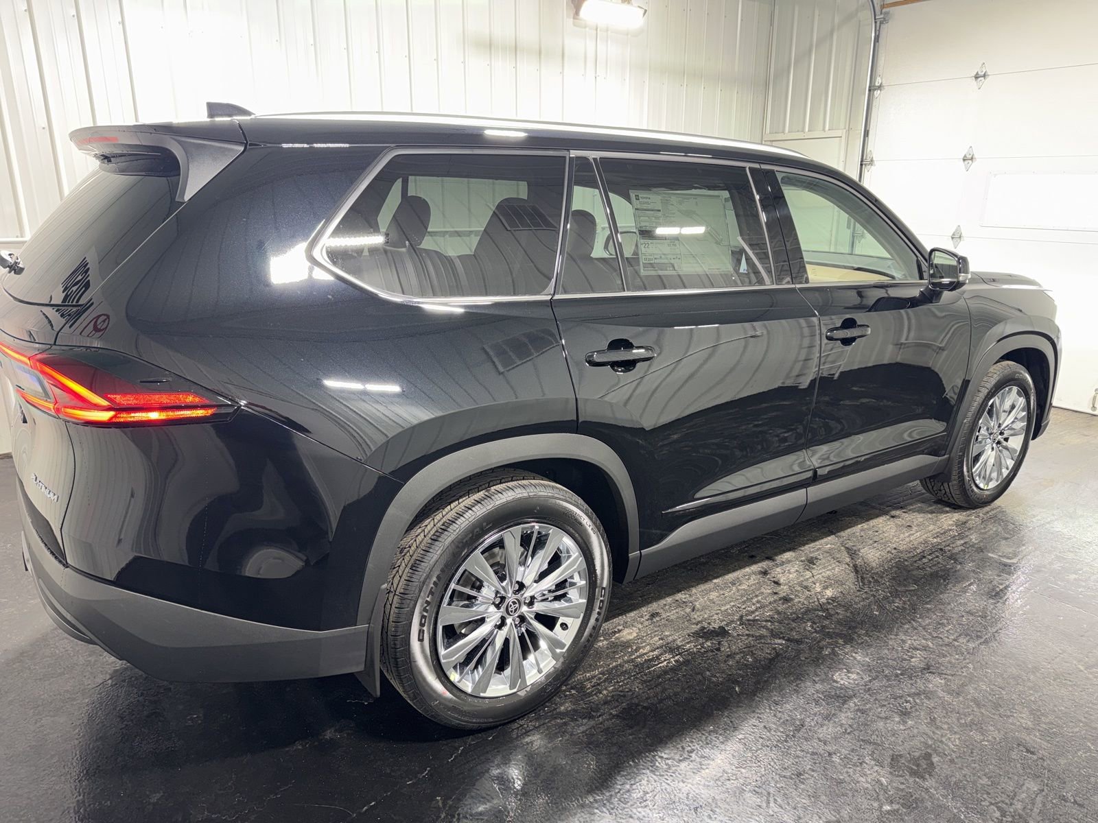 New 2026 Toyota Grand Highlander Platinum image 3