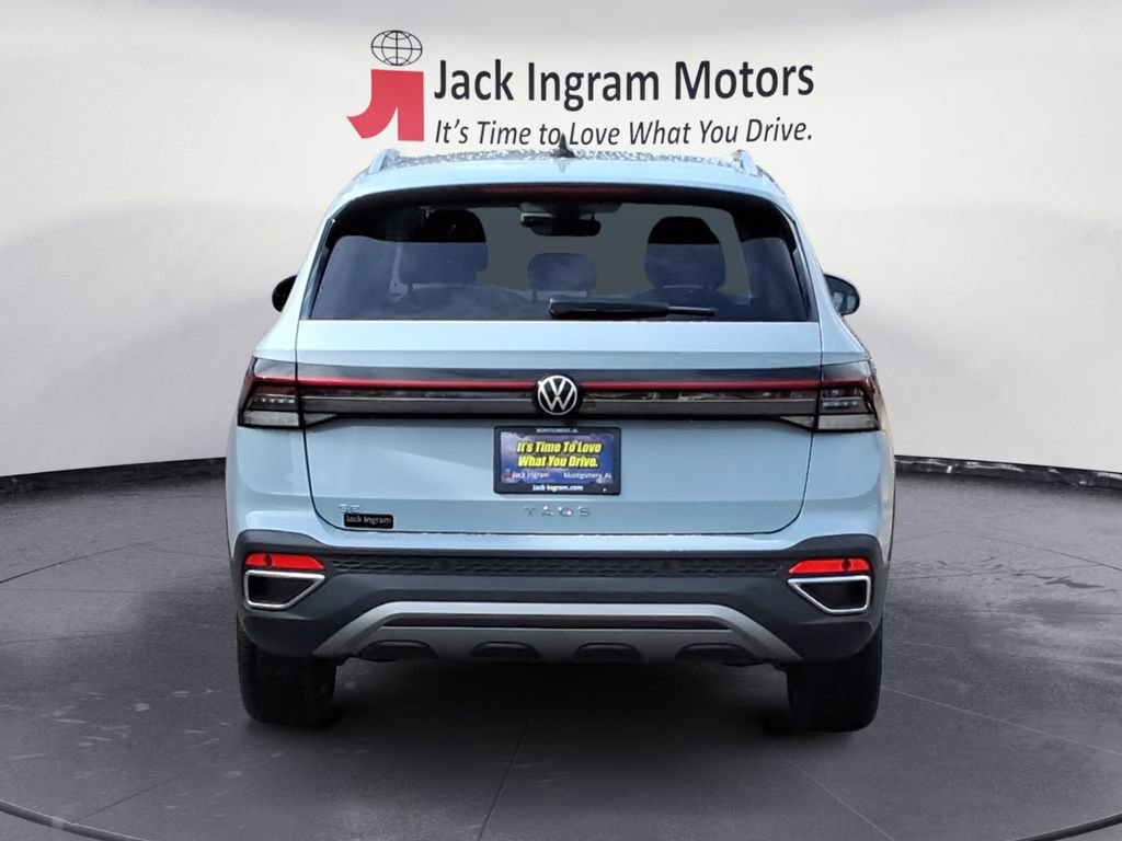 Used 2025 Volkswagen Taos SE image 4