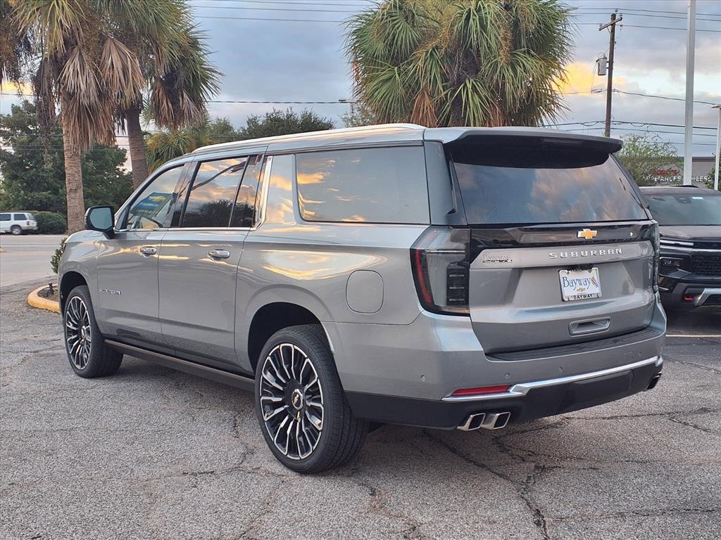 New 2026 Chevrolet Suburban High Country image 2
