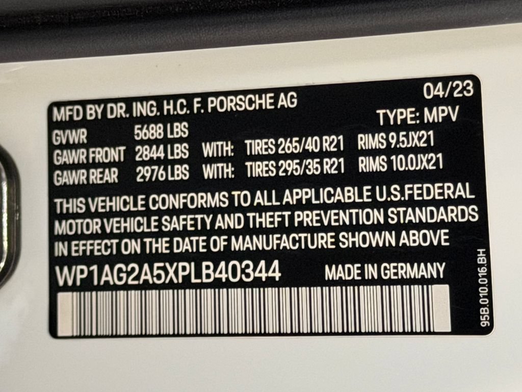 Certified 2023 Porsche Macan S AWD/4WD image 26