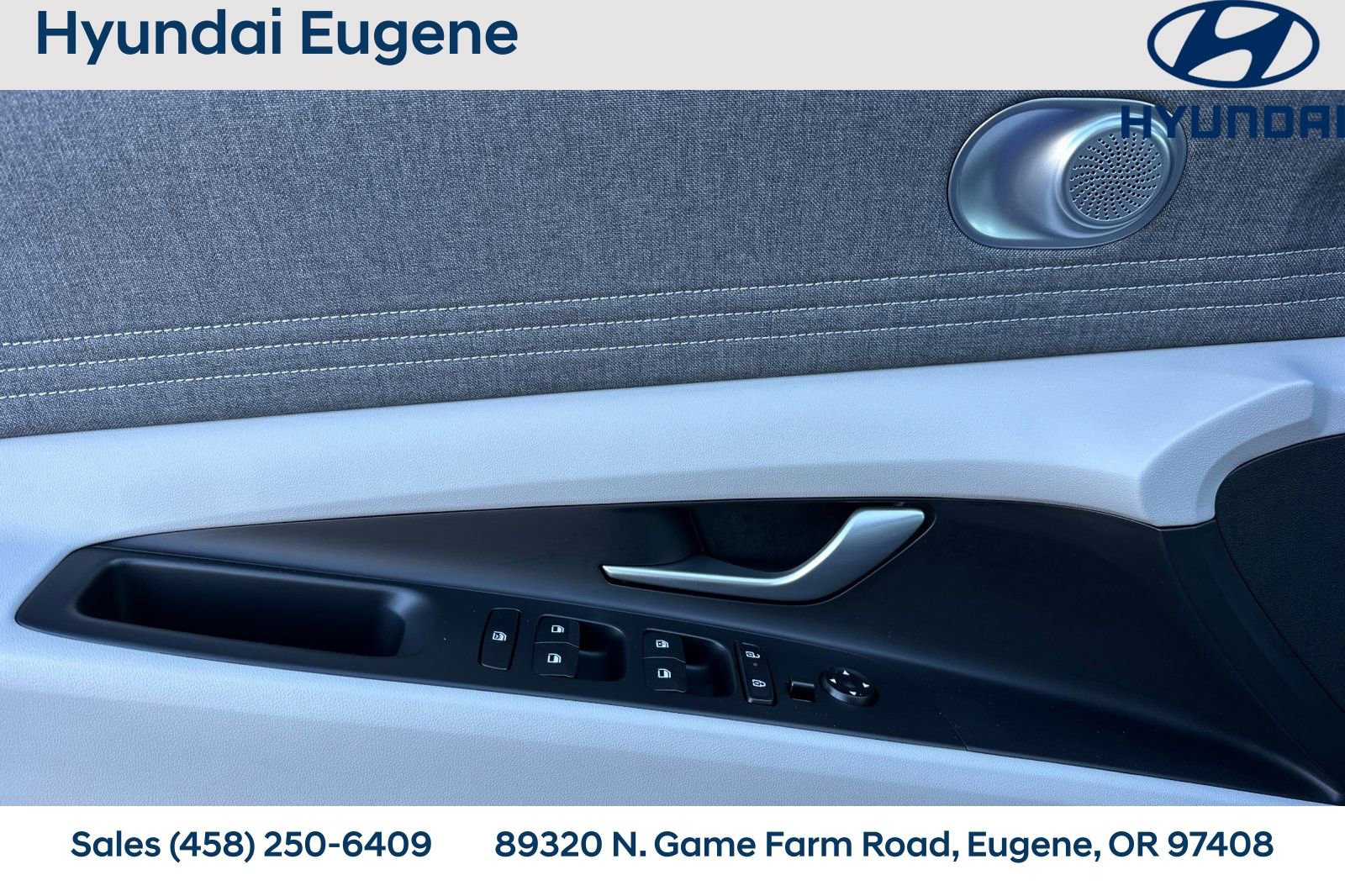 Used 2025 Hyundai Elantra Limited w/ Cargo Package image 12