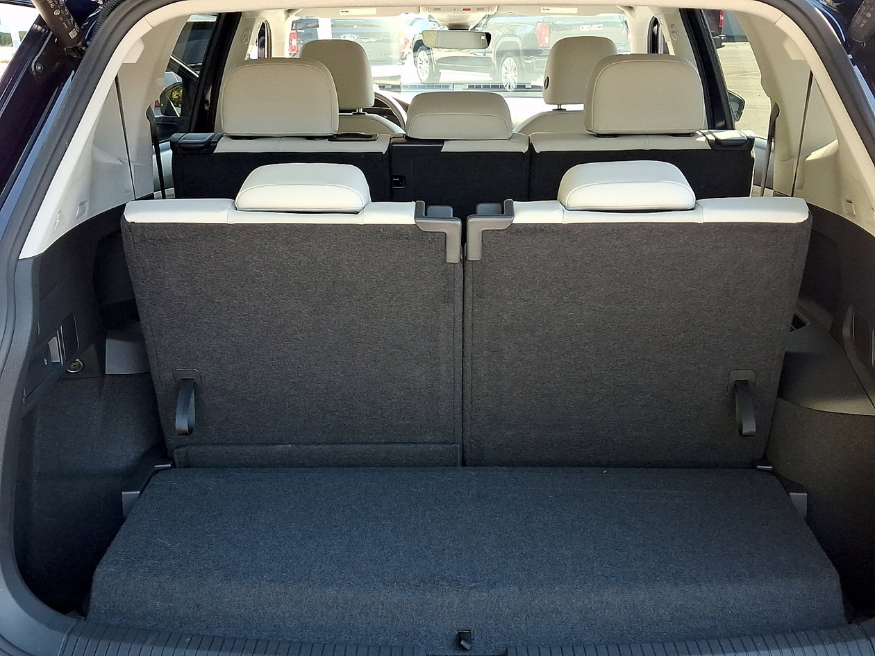 Certified 2024 Volkswagen Tiguan SE FWD image 29