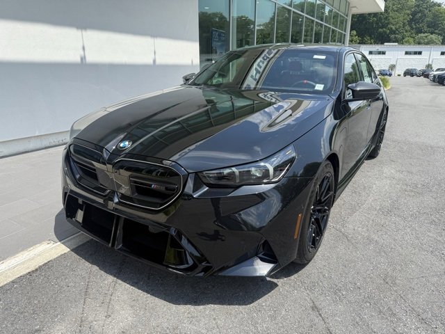 New 2026 BMW M5 w/ Carbon Package image 3