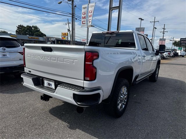 Used 2024 Chevrolet Silverado 2500 High Country w/ High Country Premium Package image 6