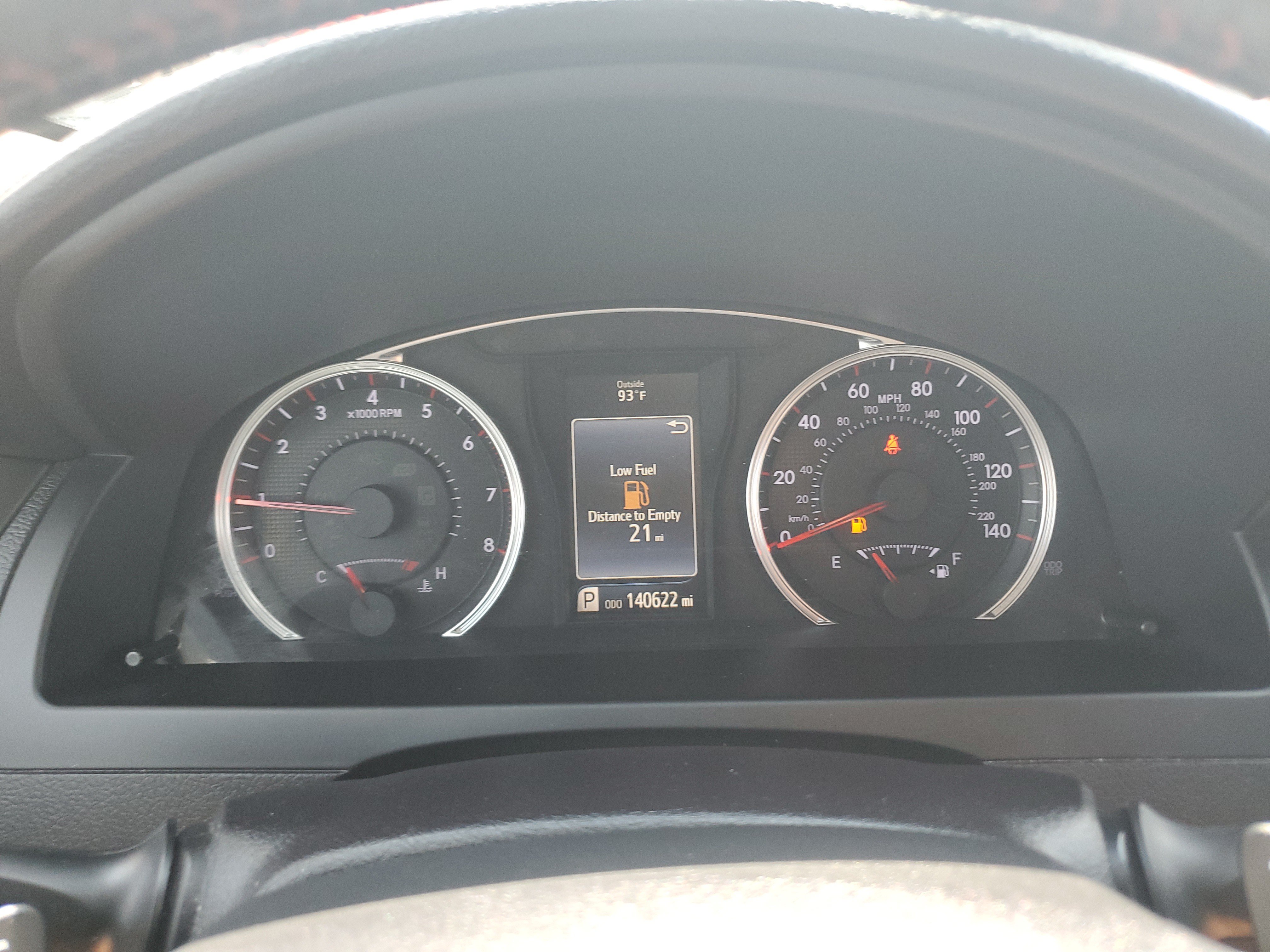 Used 2015 Toyota Camry SE w/ Moonroof Package FWD image 24