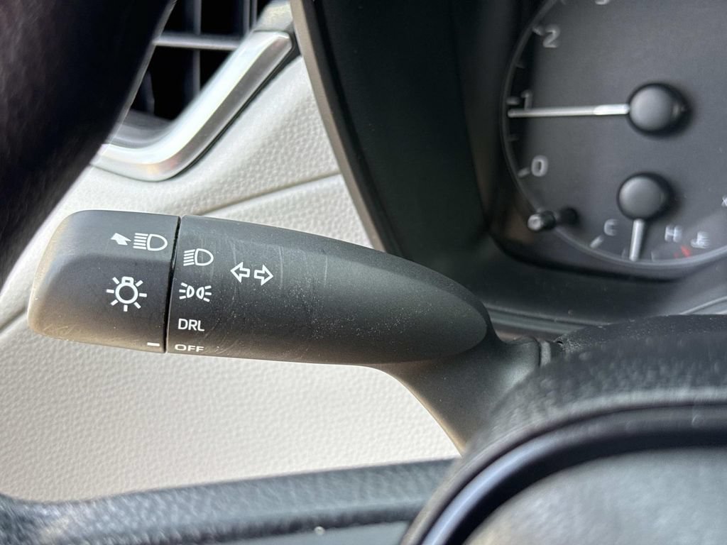 Used 2023 Toyota Corolla Cross L FWD image 38