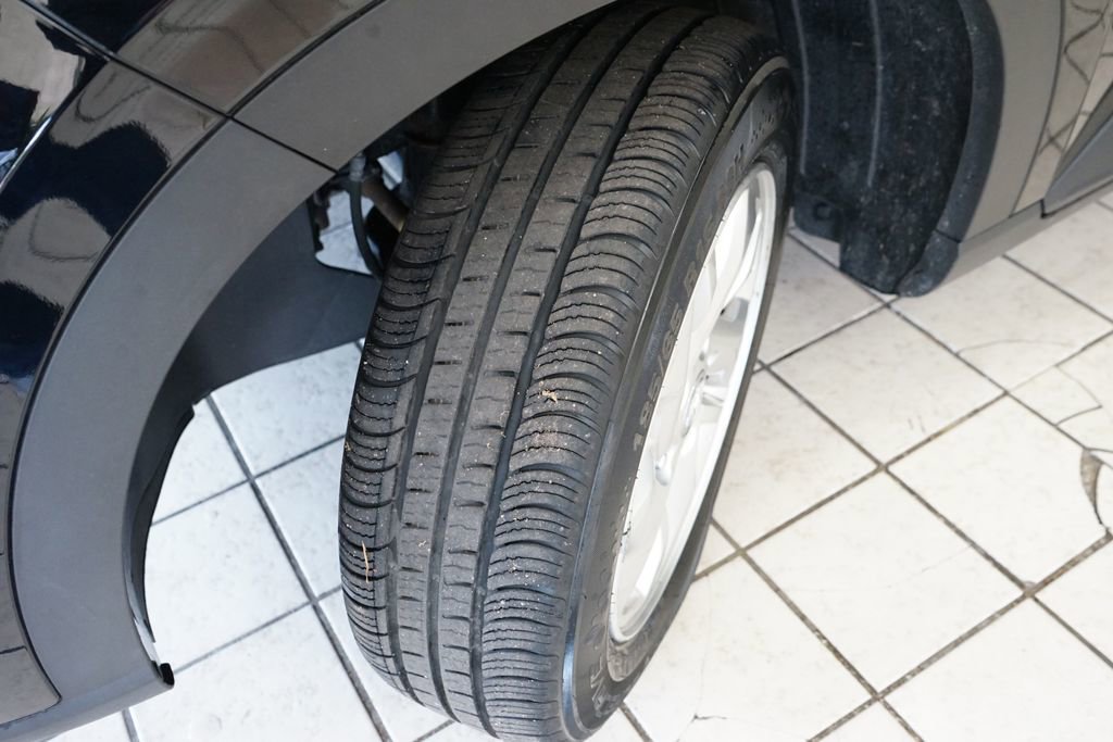 Used 2020 Hyundai Venue SEL FWD image 47