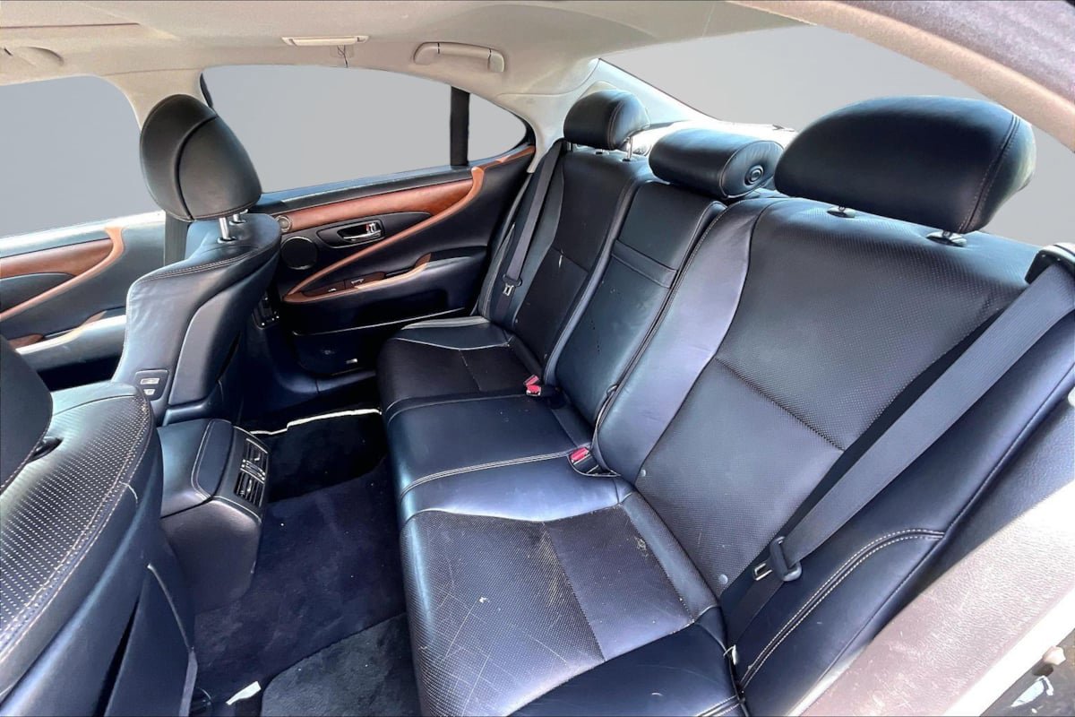Used 2010 Lexus LS 460 RWD image 26